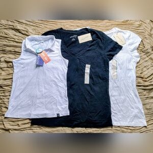 Lot 3 Basic Top Tees 2 Universal Thread White& Black 1 Soneven Golf White Sz M